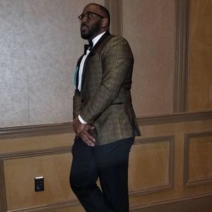 Meet your Posher, Cory